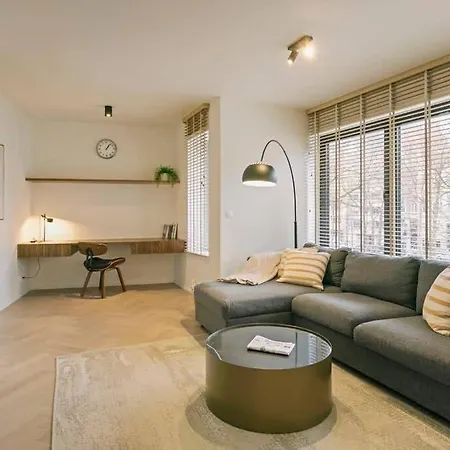 Apartment Luxurious 2-bdr @ Trendy South Area 2