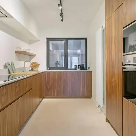 Apartment Luxurious 2-bdr @ Trendy South Area 2 *